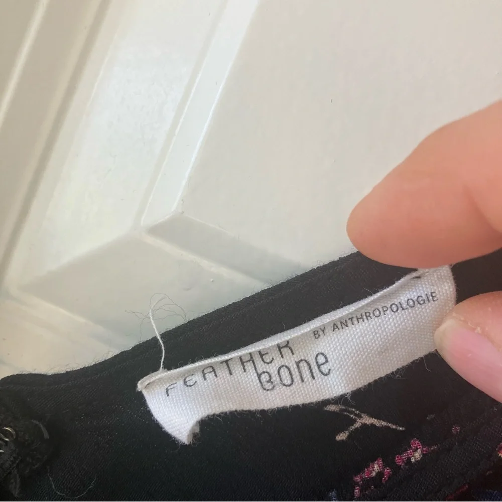 Anthropologie Feather Bone Nara Dark Floral Jumpsuit Sz 4 - Picture 6 of 13